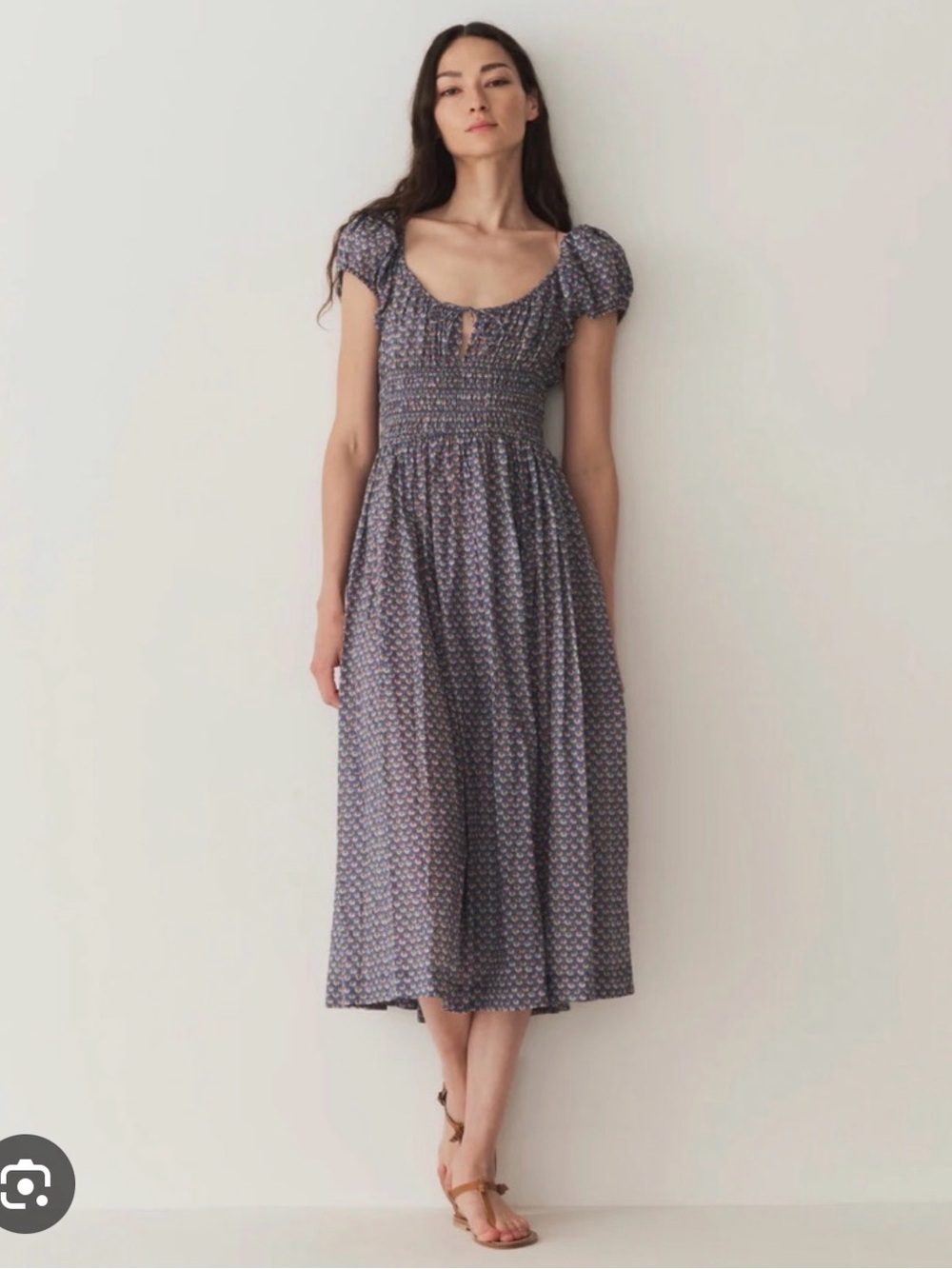 Doen quinn Smocked Puff-Sleeve Midi Dress in Navy Floral